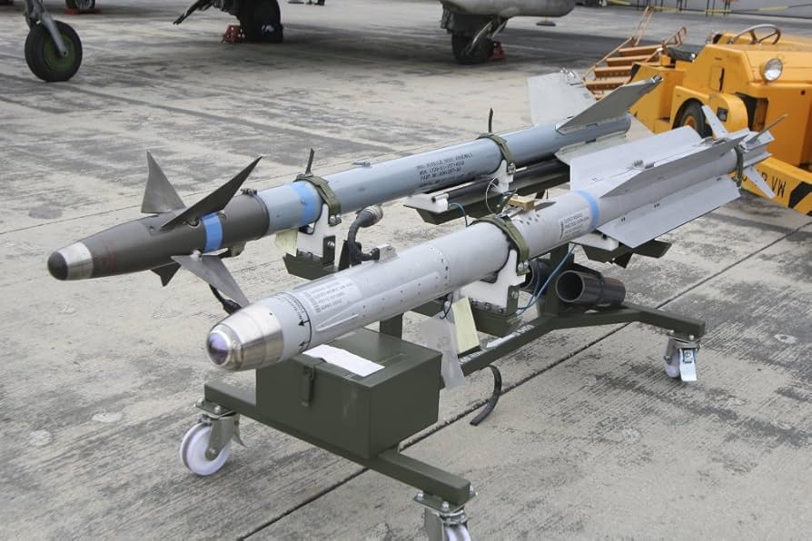 Amazon.co.jp: Posterazzi A IRIS-T ミサイル AIM-9 Sidewinder